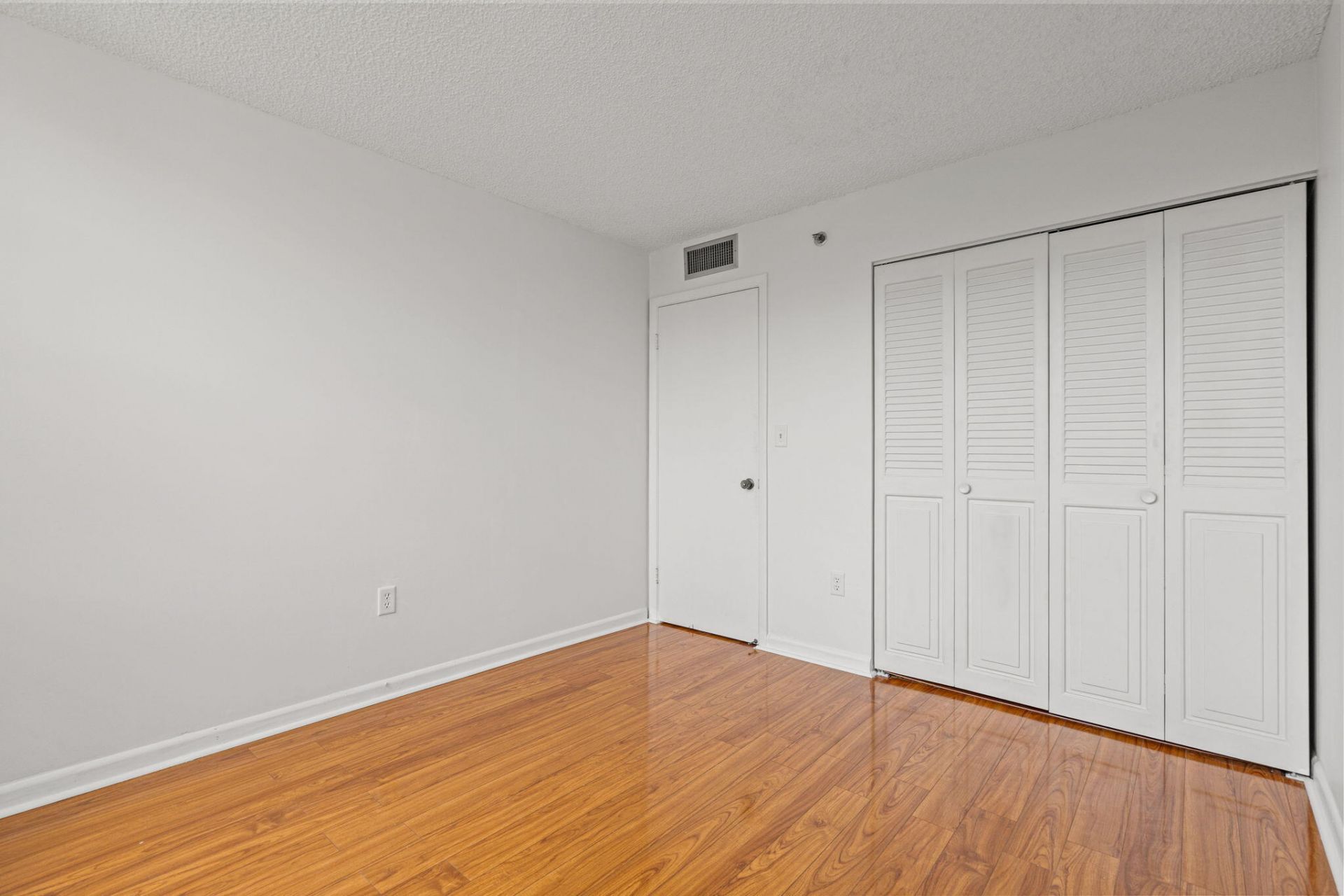 900 Saint Charles Place, Unit 221, Pembroke Pines, FL 33026 Photo
