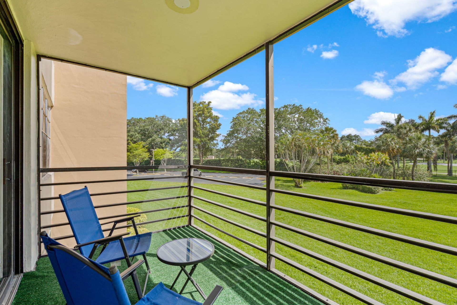 900 Saint Charles Place, Unit 221, Pembroke Pines, FL 33026 Photo