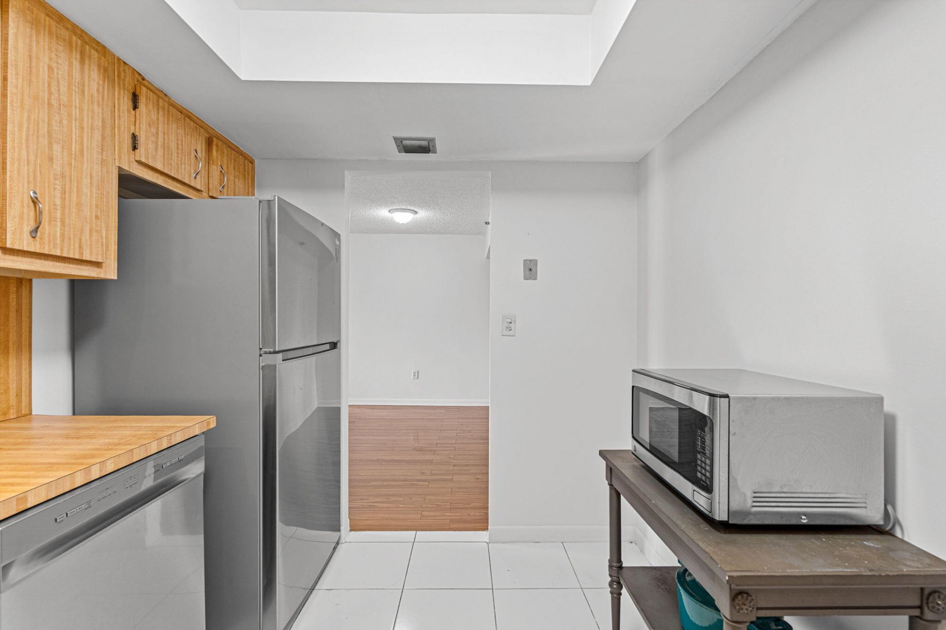 900 Saint Charles Place, Unit 221, Pembroke Pines, FL 33026 Photo