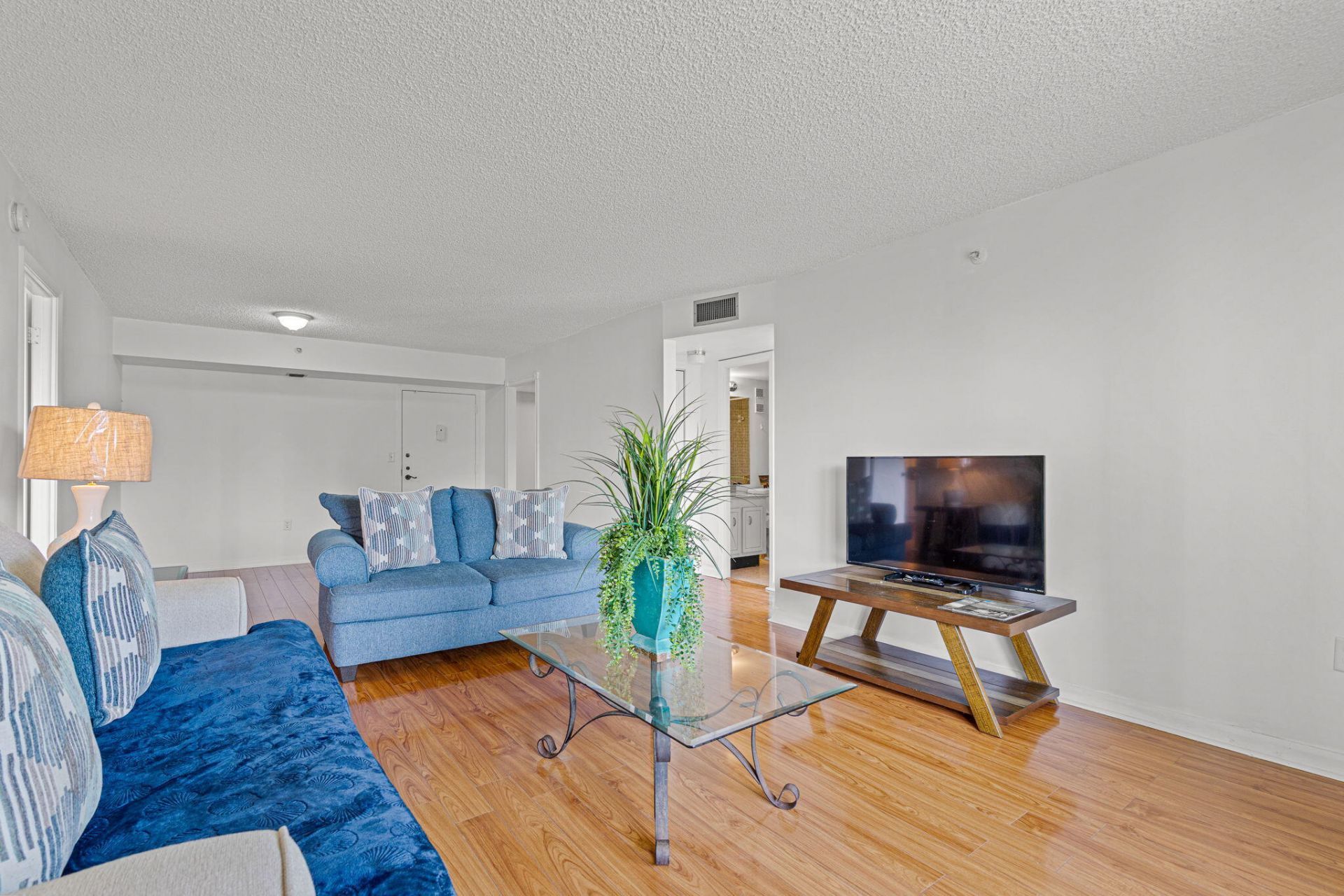 900 Saint Charles Place, Unit 221, Pembroke Pines, FL 33026 Photo