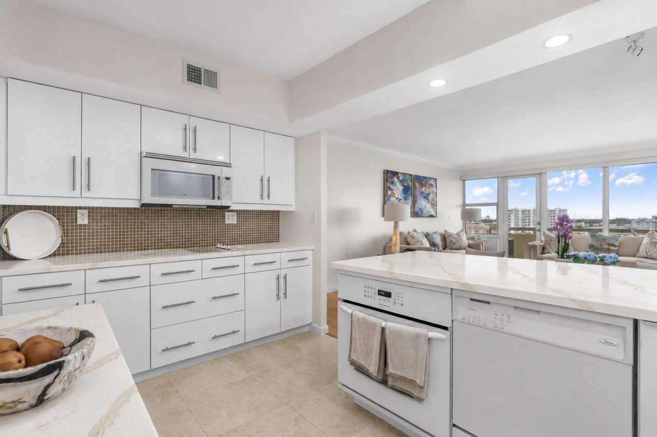 3200 NE 36th Street, Unit 806, Fort Lauderdale, FL 33308 Photo