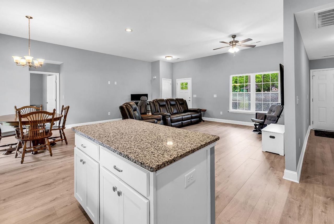 5630 Dinkler Ave. Photo 11