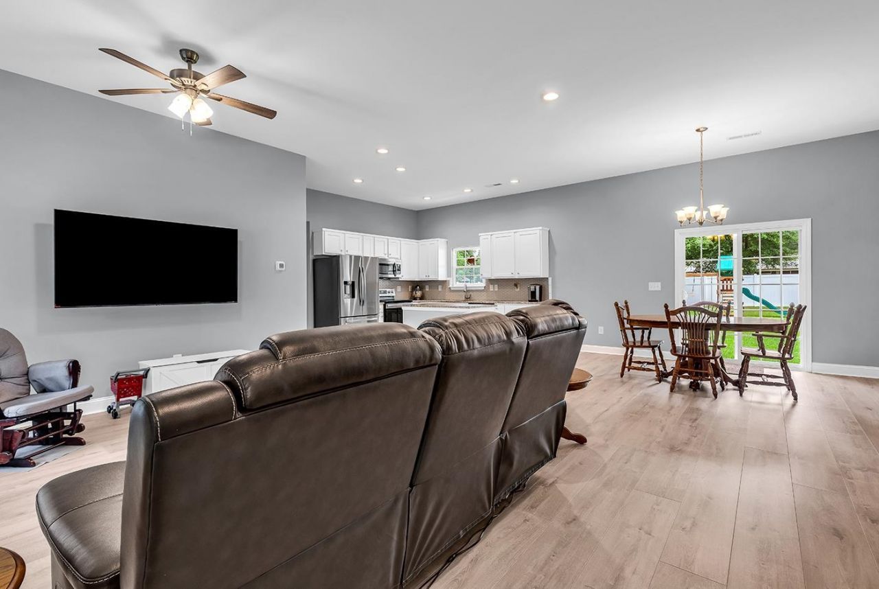 5630 Dinkler Ave. Photo 16