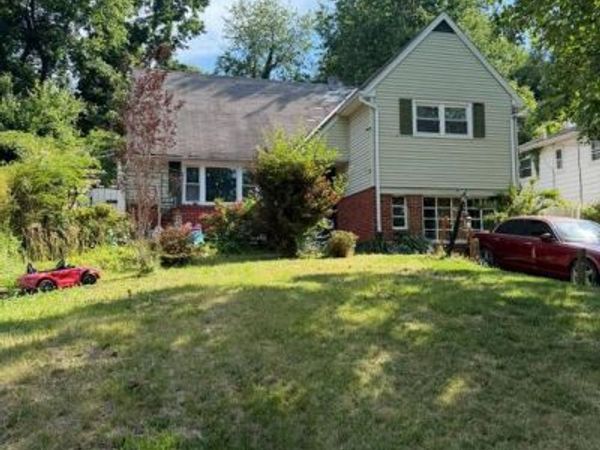 6104 GREENVALE PARKWAY , RIVERDALE, MD 20737