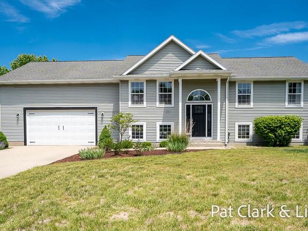 3296 Rambling Brook Road, Muskegon, MI 49444