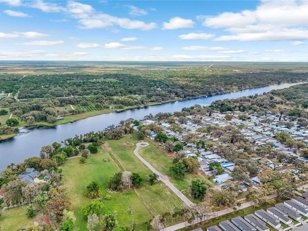 1050 Shady Oaks AVE , LABELLE, FL 33935