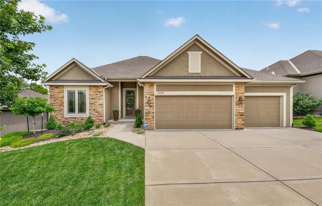 12255 NW Belmont Drive, Platte City, MO 64079 Main Photo