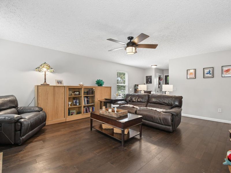 430 Flat River Street , Pickerington, OH 43147 Photo 6