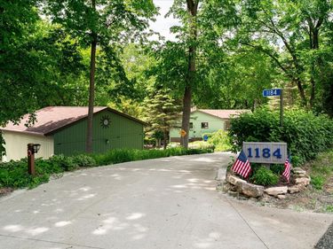 1184 Crescent Hills Drive, La Crescent, MN 55947
