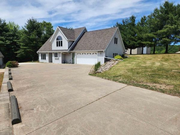 N1465 W SPENCER LAKE ROAD, Waupaca, WI 54981