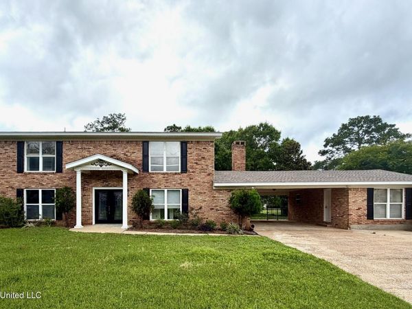 825 Warren Street, Pascagoula, MS 39567