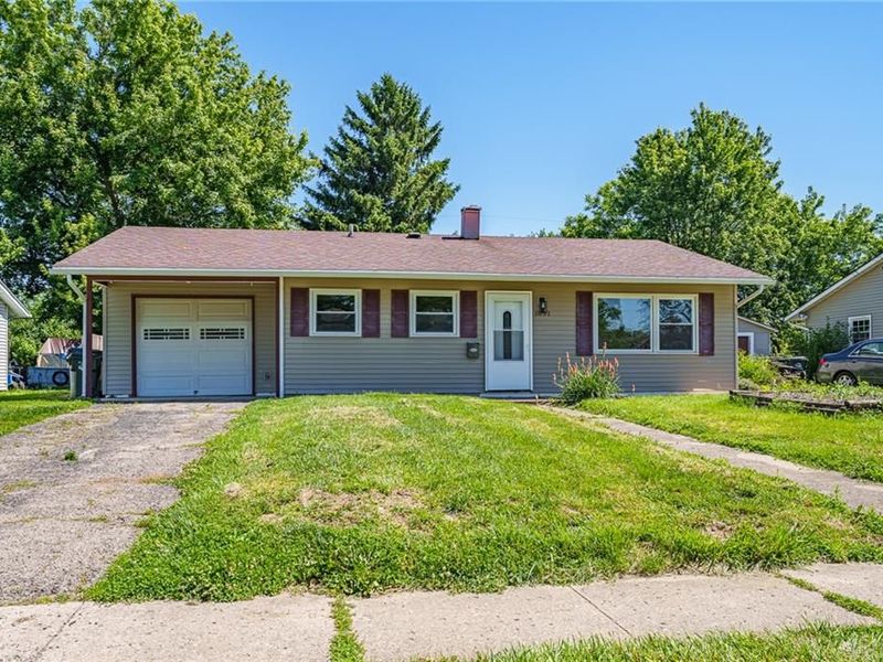1091 June Drive, Xenia, OH 45385 Photo 3