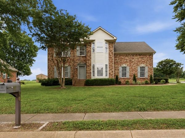 100 Alderwood Dr , Columbia, TN 38401