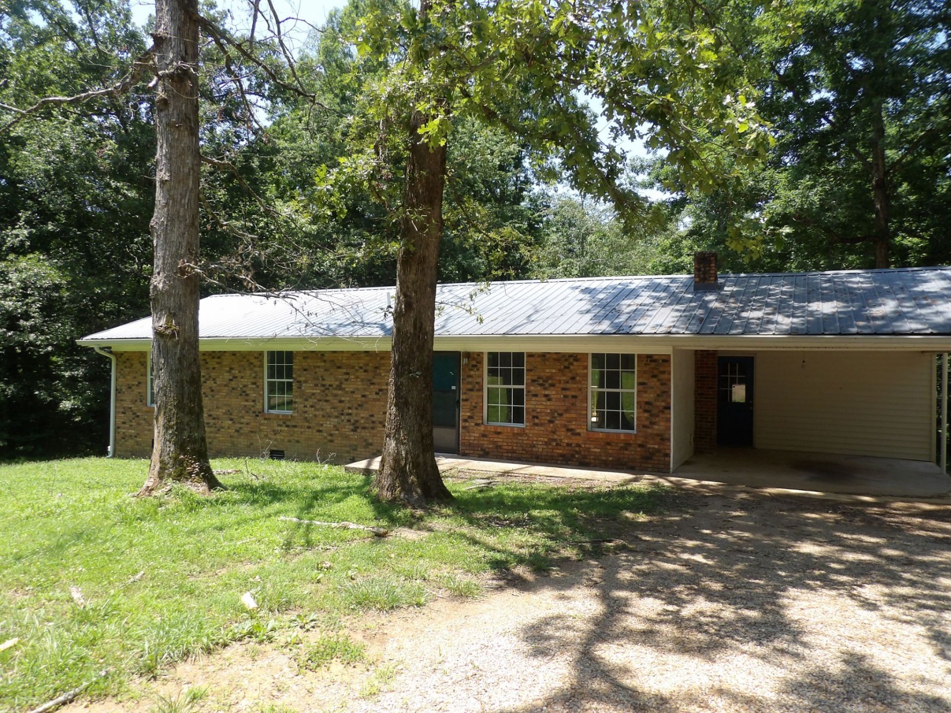 811 Powers Blvd , Waverly, TN 37185 Main Photo