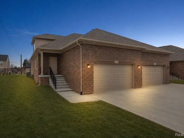 34480 Maple Lane , Sterling Heights, MI 48312