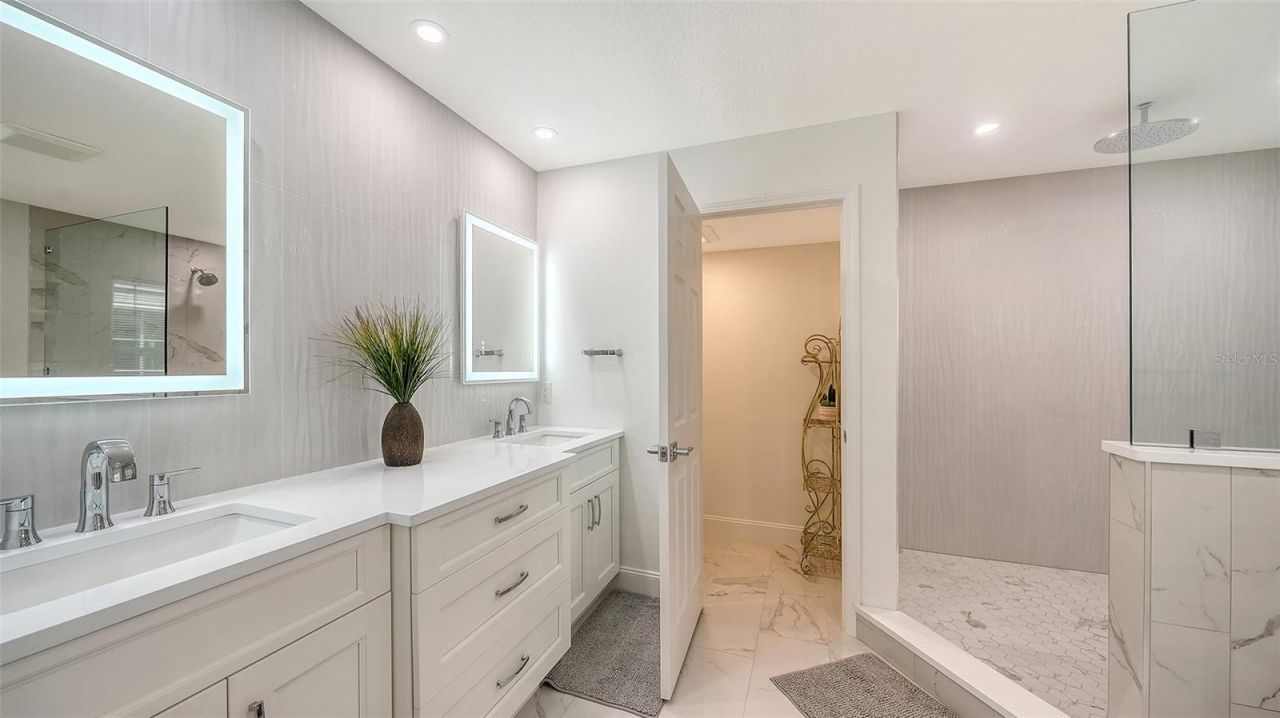 3460 Winding Oaks Drive, Unit 38, Longboat Key, FL 34228 Photo