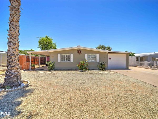 8705 E CORALBELL Avenue, Mesa, AZ 85208