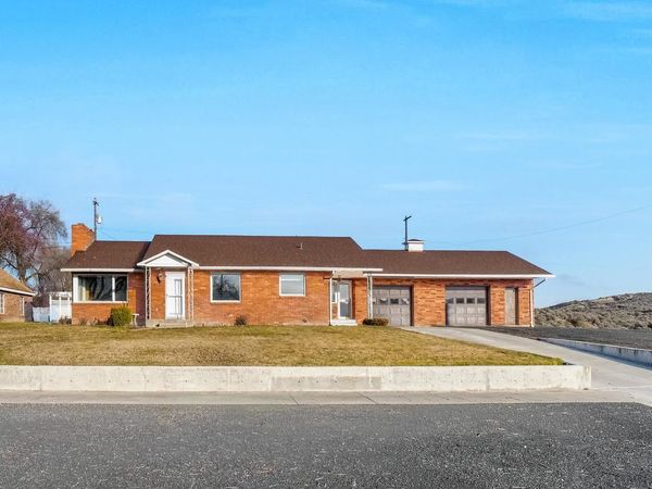 319 E 3rd Ave, Lind, WA 99341
