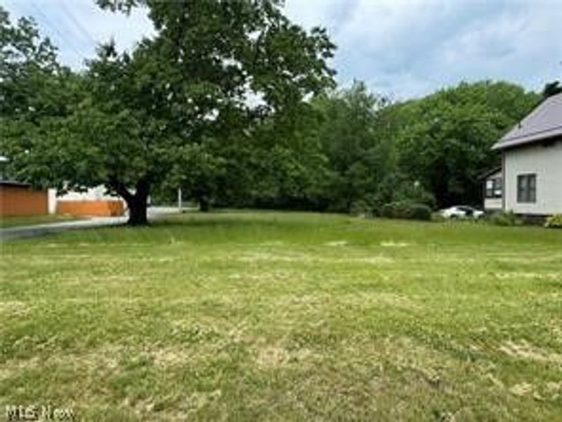 320 W Main Road, Conneaut, OH 44030 Photo 2