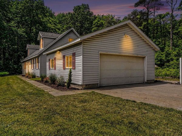 3250 Arbor Lane, Hamilton, MI 49419