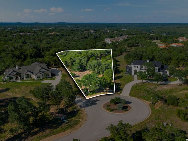 9 Ledgestone Trl, Boerne, TX 78006