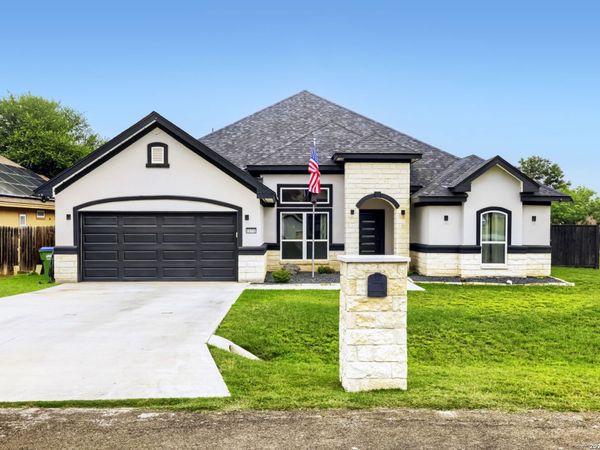 15710 Fair Ln, Selma, TX 78154