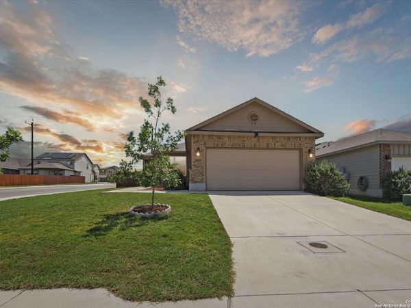4522 HEATHERS CROSS, St Hedwig, TX 78152