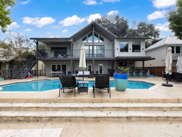 180 LAKE RIDGE DR, Seguin, TX 78155