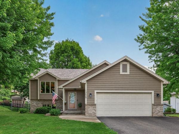 13628 Bryant Place S, Burnsville, MN 55337