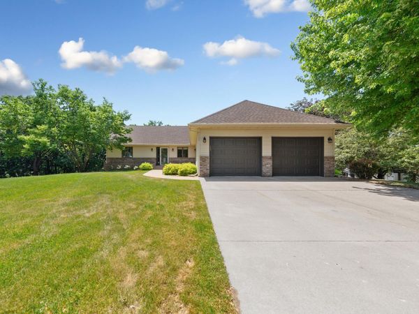 9327 Hillside Trail S, Cottage Grove, MN 55016