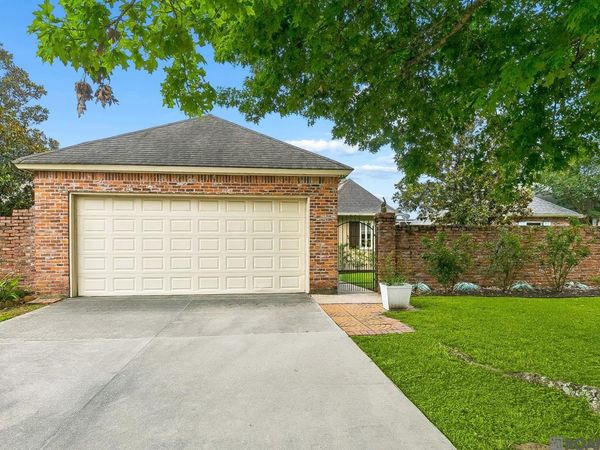 40113 Eagles Nest Dr, Gonzales, LA 70737