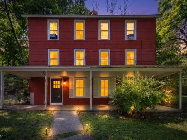89 W End Ave, Newton, NJ 07860