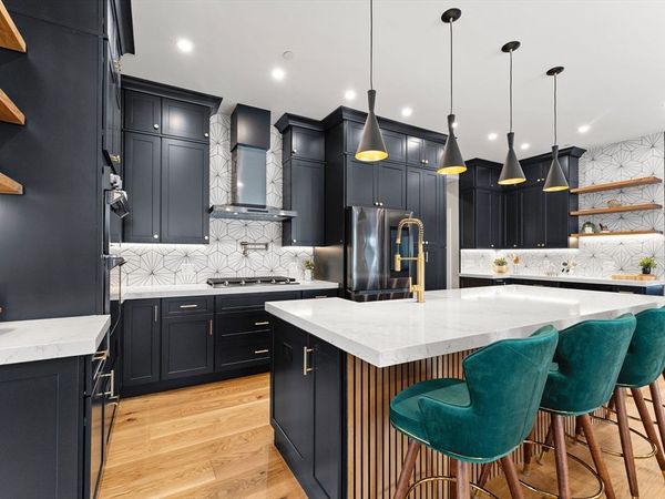 51 Crescent Ave, Unit 204, Chelsea, MA 02150