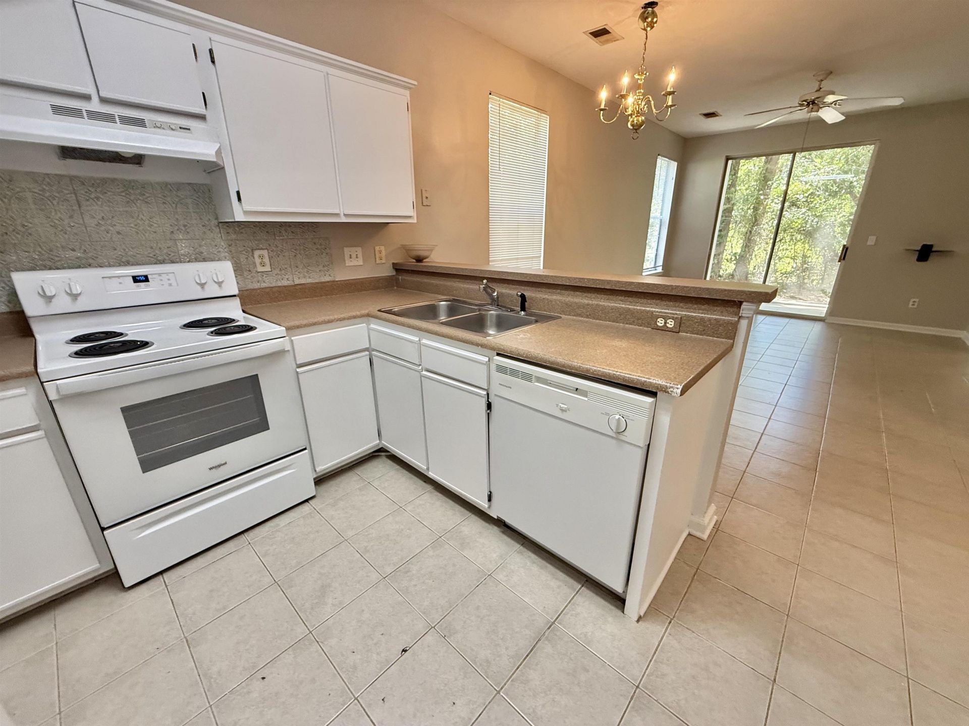 492 River Oak Dr.  Photo 4
