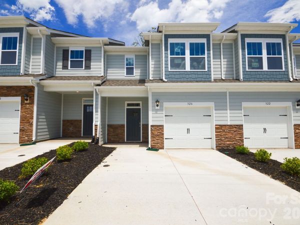 407 Creekview Road , Hendersonville, NC 28792