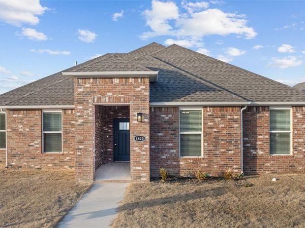 4820 W Aurora Street , Fayetteville, AR 72704