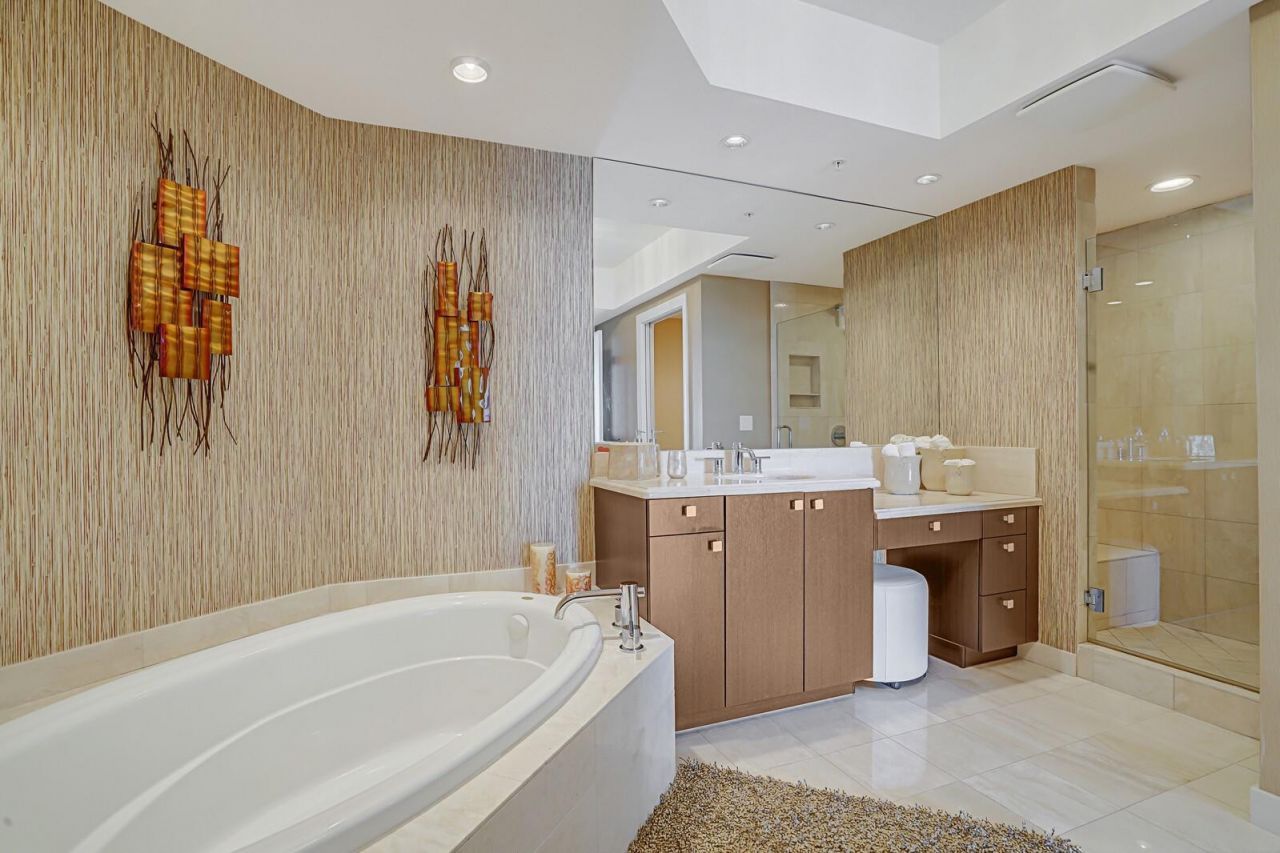 1 N Ocean Boulevard, Unit 903, Pompano Beach, FL 33062 Photo