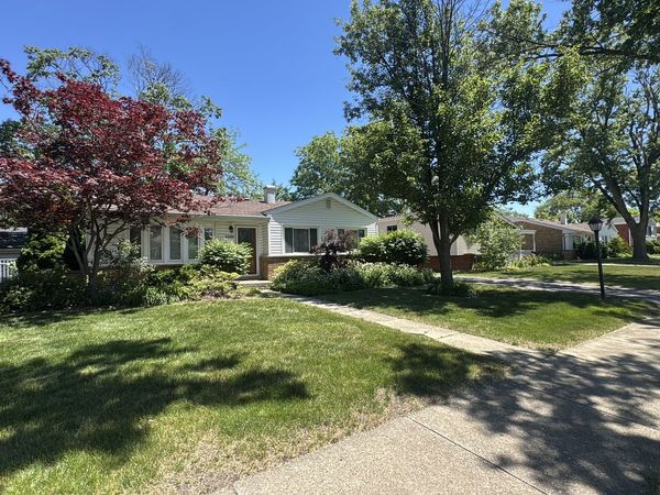 1049 S Norbury Avenue , Lombard, IL 60148