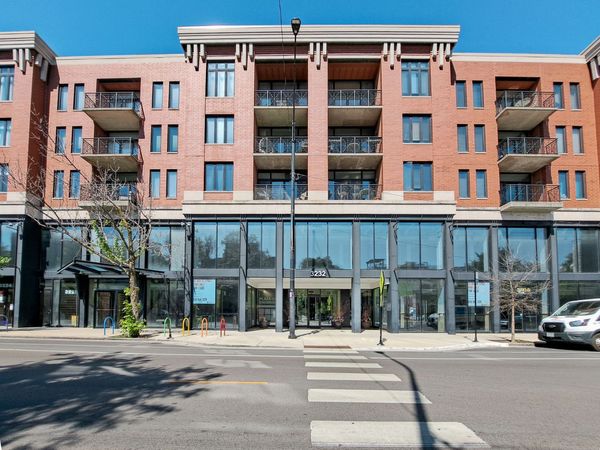 3232 N Halsted Street , Unit D609, Chicago, IL 60657