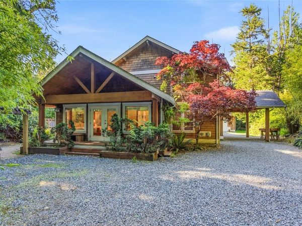1177 Lynn Rd , Tofino, BC V0R 2Z0