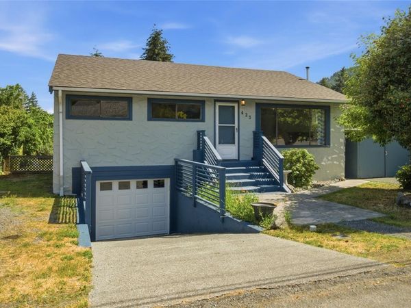 423 Hambrook St , Ladysmith, BC V9G 1A9