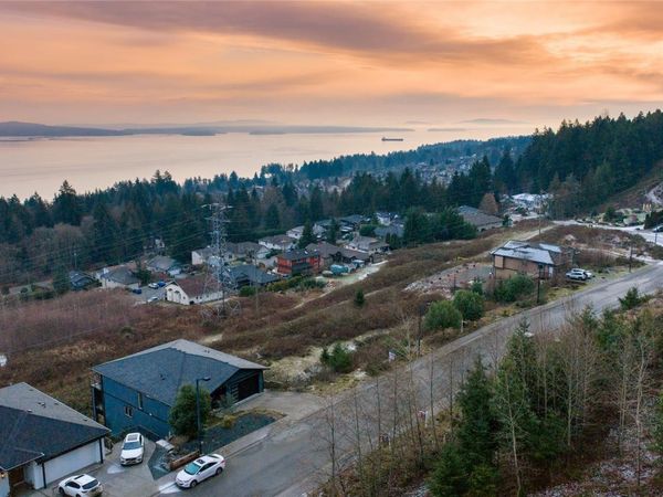 439 Thetis Dr , Ladysmith, BC V9G 0A8