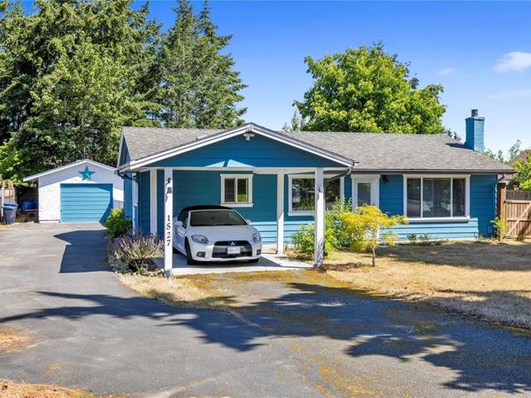 1527 Dalmatian Dr, Parksville, BC V9P 1Y8