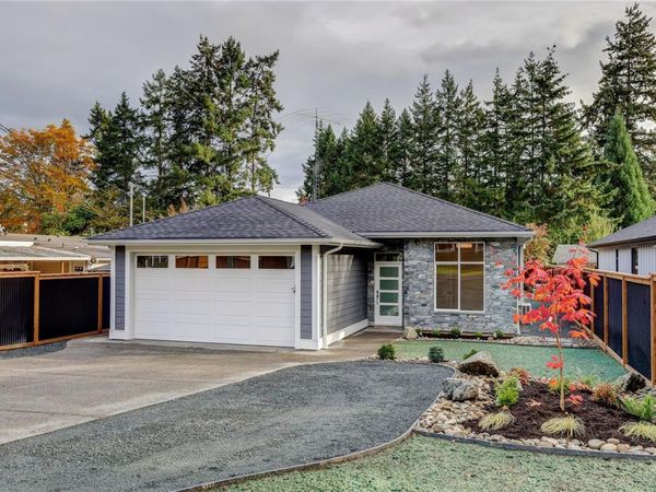 428 Craig St , Parksville, BC V9P 1L2