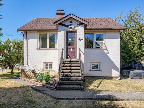 8 Camden Ave , View Royal, BC V8Z 1P5