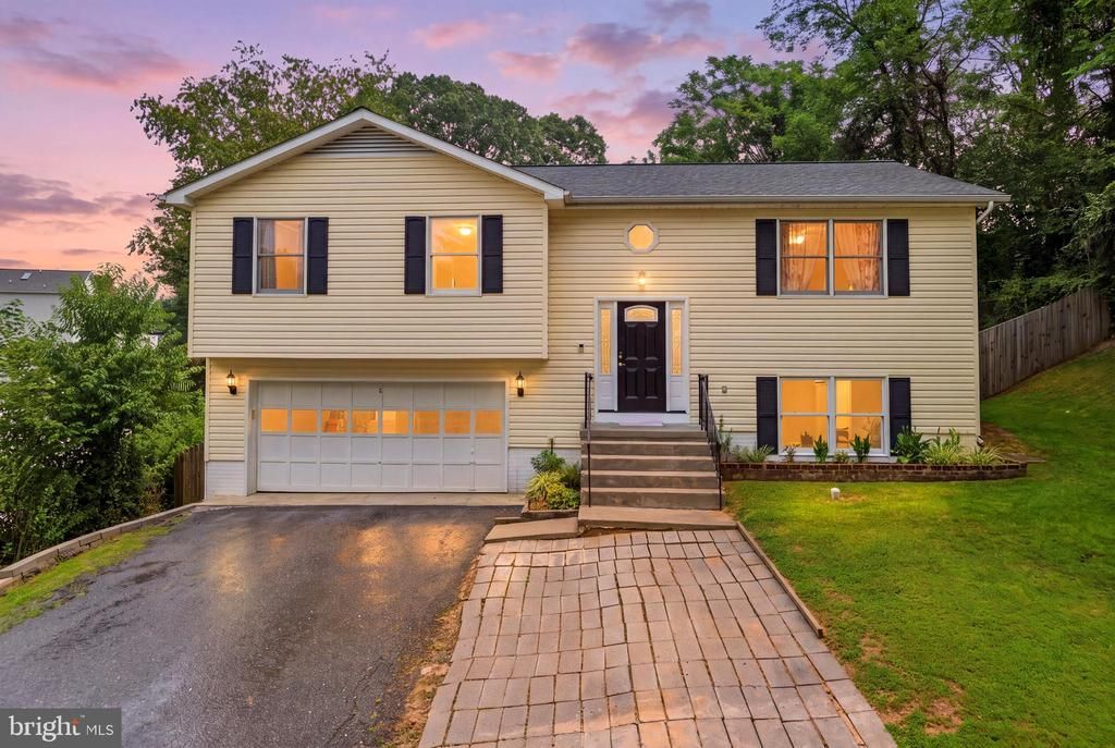 8 B Vue Avenue, Stafford, VA 22556 Main Photo