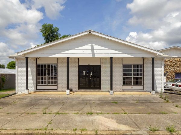 106 Water St, Tuscumbia, AL 35674