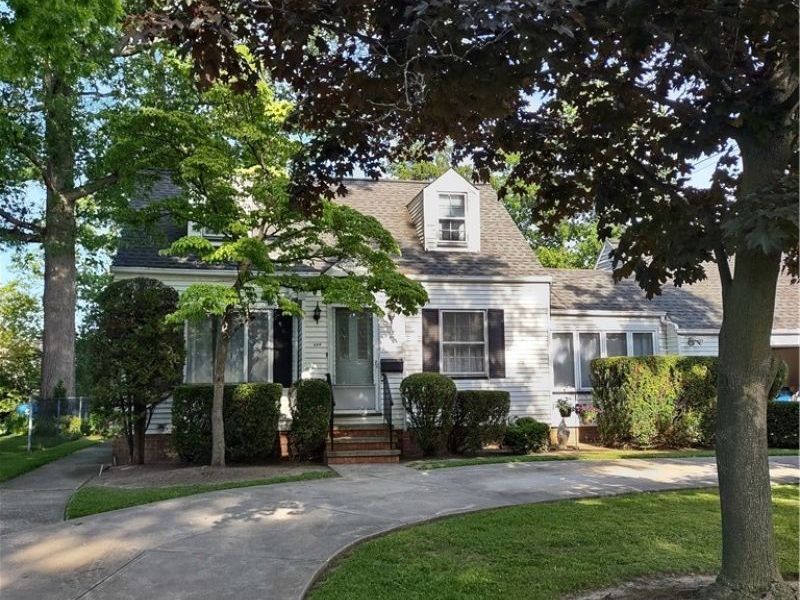 625 Humiston Drive, Bay Village, OH 44140 Photo 1