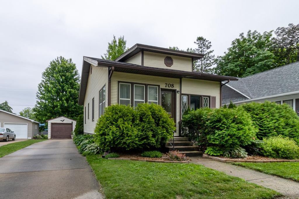 708 Lyndale Street, North Mankato, MN 56003