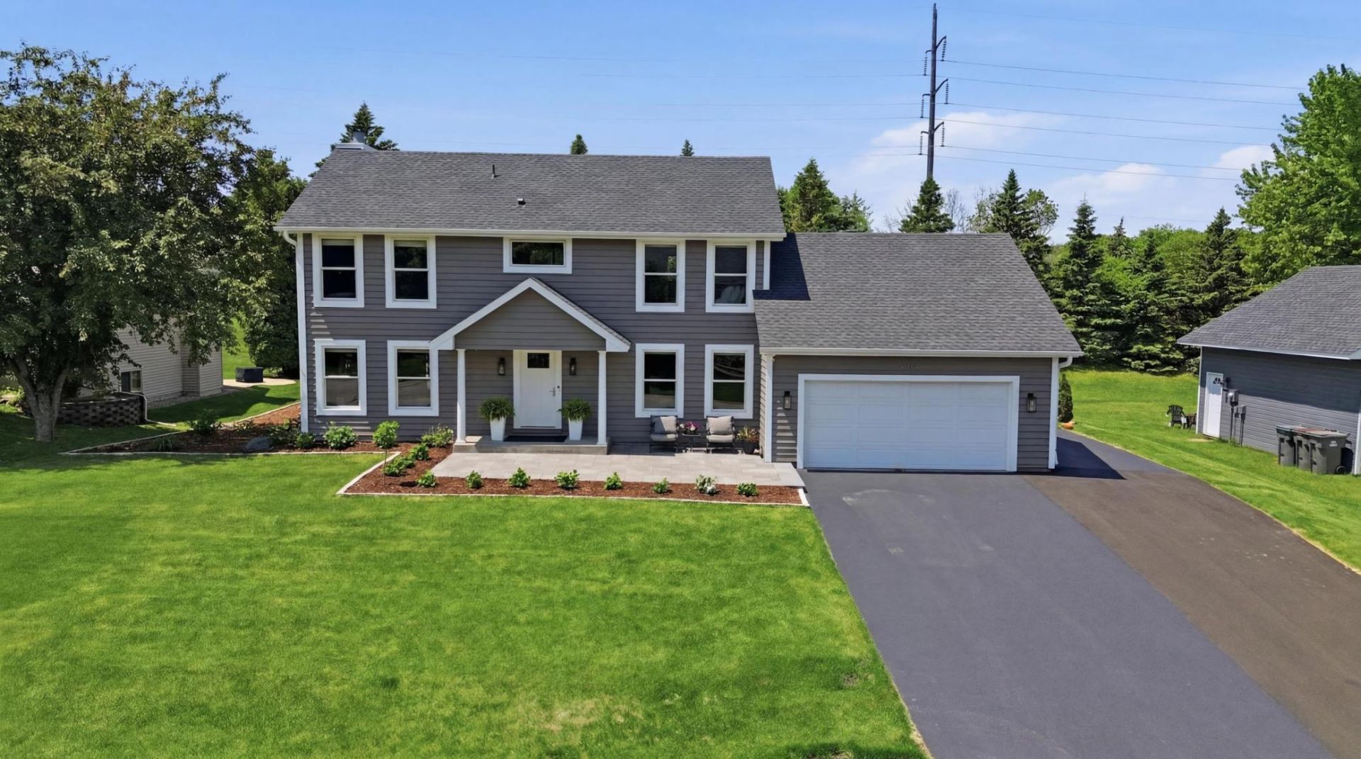 2734 Shadow Wood Court , Chaska, MN 55318